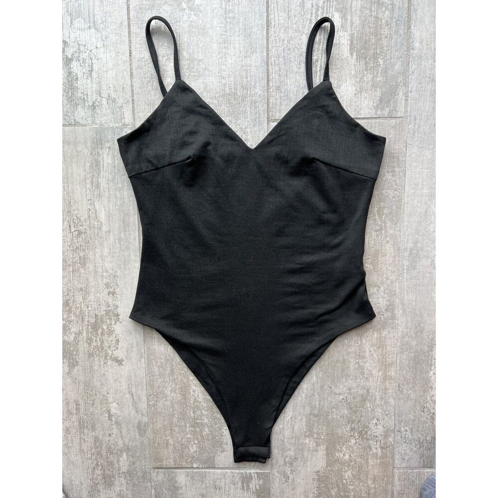 Black Solid Basic V-Neck Slim Fit Cami Bodysuit S… - image 1